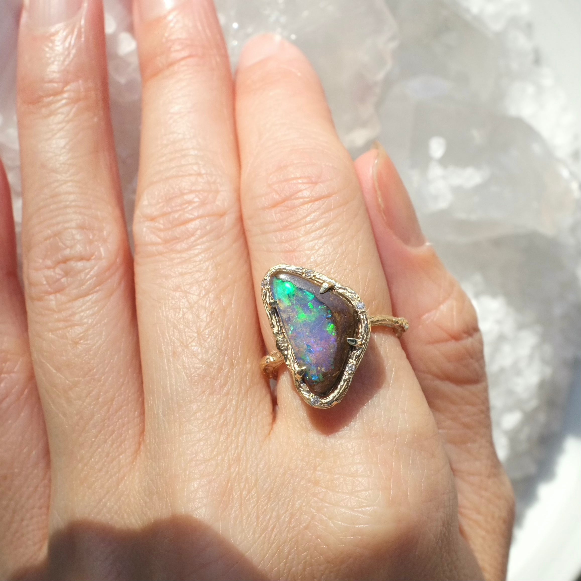 Boulder opal 2025 ring gold
