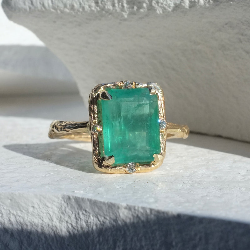 Emerald Glow Ring